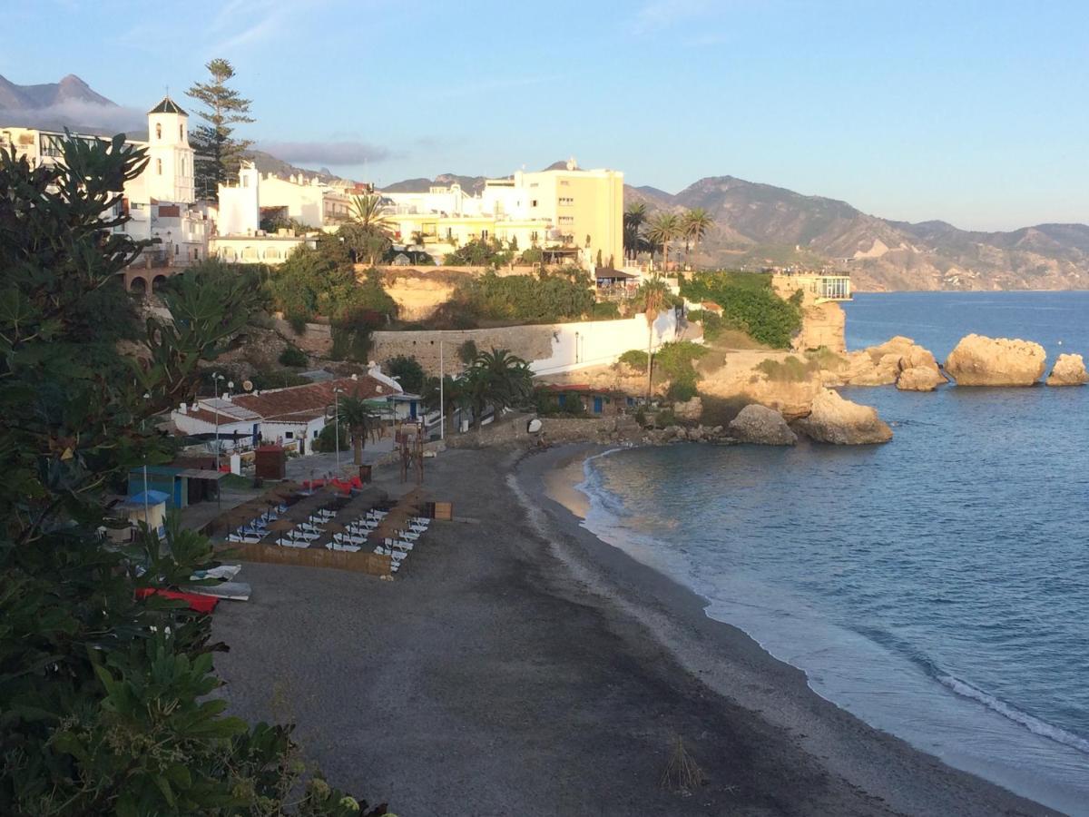 Sea & Pool View Garden Apartment Las Palmeras Нерха Экстерьер фото